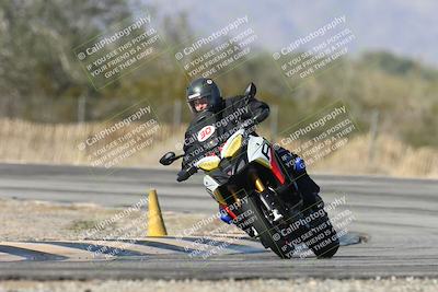 media/Dec-01-2025-Moto Forza (Mon) [[2daa91e15f]]/2-Intermediate Group/Session 3 (Turn 3)/